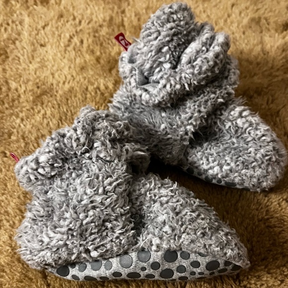 FURRY GRIPPER BABY BOOTIE - HEATHER GRAY - Picture 9 of 9